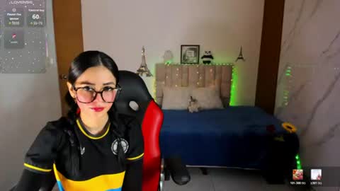 Snapshot of lunascoott chatting on 19, 7, 2026 ARI online show from 19, 7, 2026