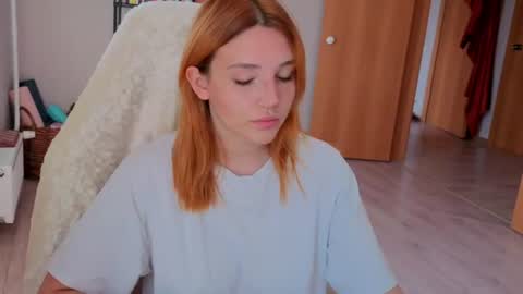 Snapshot of lunatale chatting on 24, 7, 2026 Kate online show from 24, 7, 2026