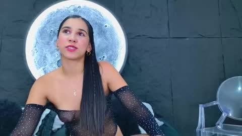 lunataylor_ online show from 18, 1, 2026