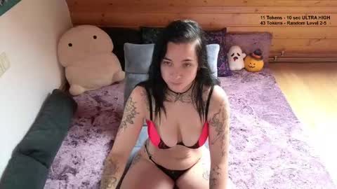 Luna  powered by bitch dust online show from 17, 10, 2025