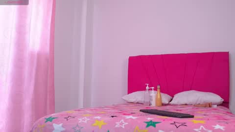 Snapshot of lunavellvet chatting on 9, 10, 2025 LunaVellvet online show from 9, 10, 2025