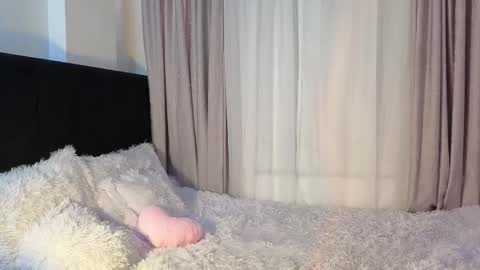 lunavelvet7 online show from 14, 3, 2026