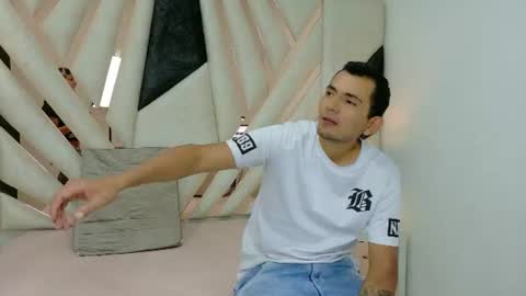 Snapshot of lunaysebastian chatting on 26, 6, 2026 Luna y Sebastian online show from 26, 6, 2026