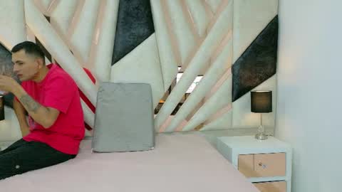 Snapshot of lunaysebastian chatting on 8, 7, 2026 Luna y Sebastian online show from 8, 7, 2026