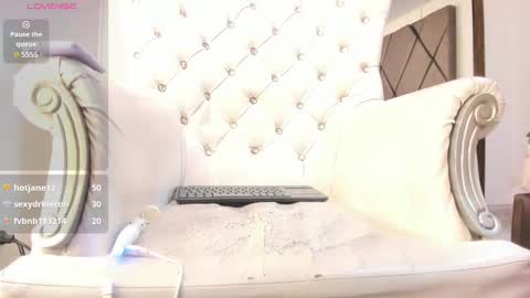 lunitadiva online show from 25, 2, 2025