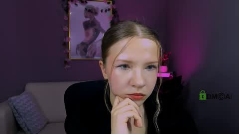 Snapshot of lunna_bella_ chatting on 23, 9, 2025 lunna online show from 23, 9, 2025