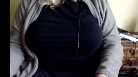 LunoviaXL online show from 14, 12, 2025