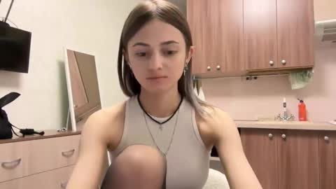 Snapshot of lurlineoline chatting on 3, 11, 2025 May online show from 3, 11, 2025