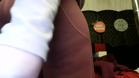 Snapshot of lusciouslibra82 chatting on 26, 2, 2025 .Clarissa. Follow me on Instagram miss buns online show from 26, 2, 2025