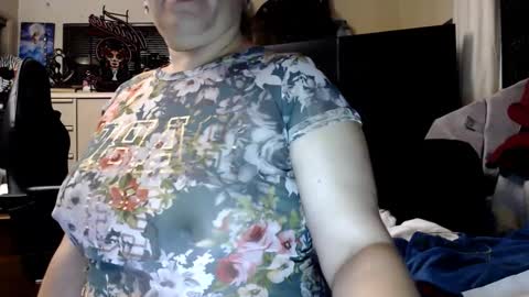 Snapshot of lusciouslibra82 chatting on 2, 3, 2025 .Clarissa. Follow me on Instagram miss buns online show from 2, 3, 2025