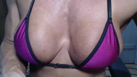 Snapshot of lusexyhot chatting on 8, 1, 2025 lusexyhot online show from 8, 1, 2025
