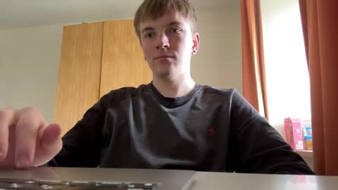 Snapshot of lustviper chatting on 15, 10, 2025 Nik online show from 15, 10, 2025