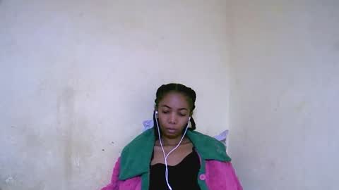 lutchia online show from 15, 9, 2025