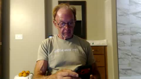 Snapshot of luv_missle chatting on 5, 7, 2026 luv_missle online show from 5, 7, 2026