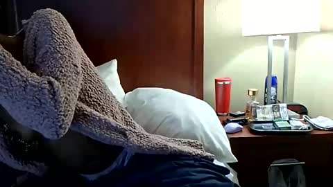 Snapshot of luvbug555 chatting on 4, 11, 2025 luvbug555 online show from 4, 11, 2025