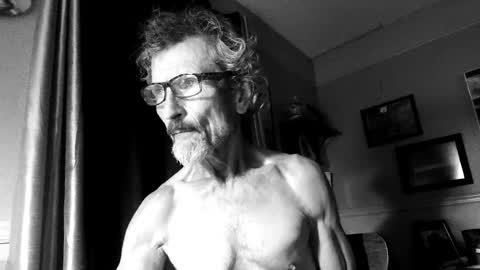 Snapshot of luvdezire chatting on 21, 7, 2026 Peter Jacksone online show from 21, 7, 2026
