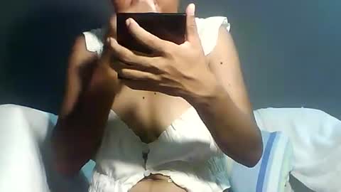 Snapshot of luvu4everxxx chatting on 7, 6, 2026 Bee Bee online show from 7, 6, 2026