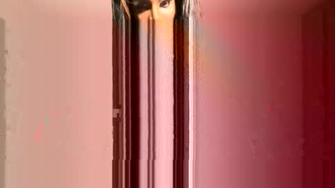 luvvlee online show from 18, 4, 2026