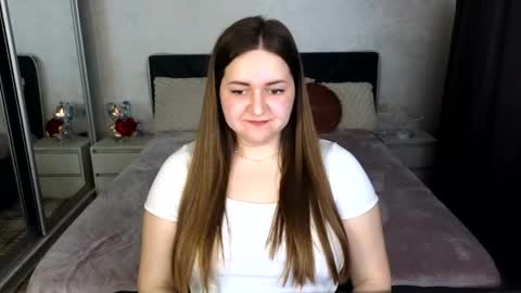 lux_lizz online show from 6, 4, 2026