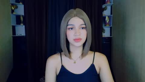 queen lux online show from 5, 5, 2026