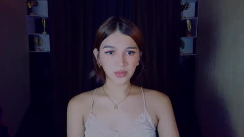 queen lux online show from 6, 5, 2026