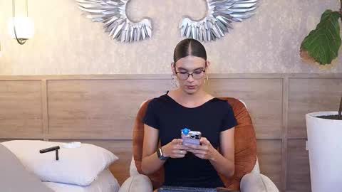 Luxa  online show from 4, 3, 2026