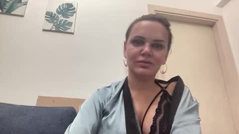 LuxeDesire online show from 20, 1, 2025