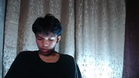 Snapshot of luxirfy_xx chatting on 10, 10, 2025 luxirfy online show from 10, 10, 2025