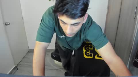 Snapshot of luxrx chatting on 7, 5, 2026 luxrx online show from 7, 5, 2026