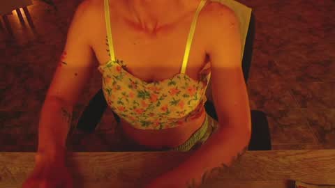 Snapshot of luxurydivine chatting on 28, 3, 2026 Liss online show from 28, 3, 2026