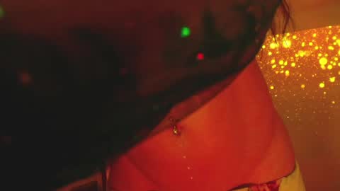 Snapshot of luxurydivine chatting on 29, 3, 2026 Liss online show from 29, 3, 2026