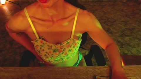 Snapshot of luxurydivine chatting on 5, 4, 2026 Liss online show from 5, 4, 2026