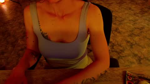 Snapshot of luxurydivine chatting on 11, 4, 2026 Liss online show from 11, 4, 2026