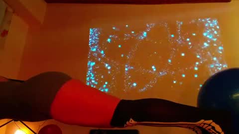 Snapshot of luxurydivine chatting on 15, 4, 2026 Liss online show from 15, 4, 2026