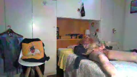 Snapshot of luxx72boy chatting on 2, 5, 2026 luxx72boy online show from 2, 5, 2026