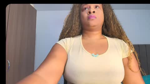 Snapshot of luxy_benet chatting on 29, 5, 2026 Big Benet online show from 29, 5, 2026