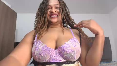 Snapshot of luxy_benet chatting on 27, 6, 2026 Big Benet online show from 27, 6, 2026