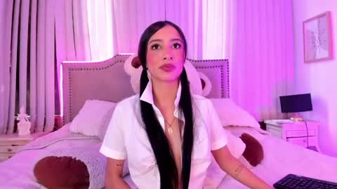 Snapshot of lya_brown chatting on 23, 4, 2026 lya_brown online show from 23, 4, 2026