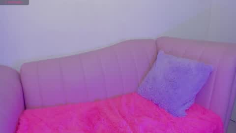 Snapshot of lya_dubois_ chatting on 7, 2, 2026 LYA DUBOIS online show from 7, 2, 2026