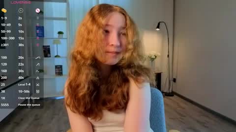 Snapshot of lydaerne chatting on 14, 5, 2026 Call me Liddy Im so new here show me how to get fun here please online show from 14, 5, 2026