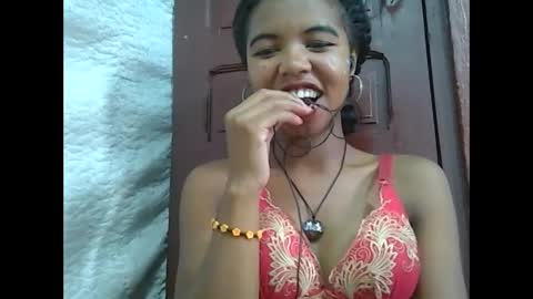 Snapshot of lydialarin chatting on 27, 2, 2025 Lydiah online show from 27, 2, 2025