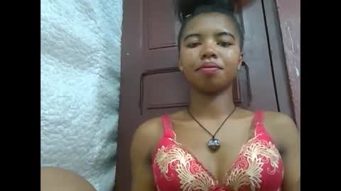 Snapshot of lydialarin chatting on 5, 3, 2025 Lydiah online show from 5, 3, 2025