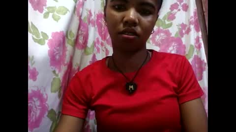 Snapshot of lydialarin chatting on 4, 10, 2025 Lydiah online show from 4, 10, 2025