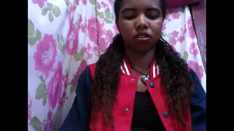 Snapshot of lydialarin chatting on 5, 10, 2025 Lydiah online show from 5, 10, 2025