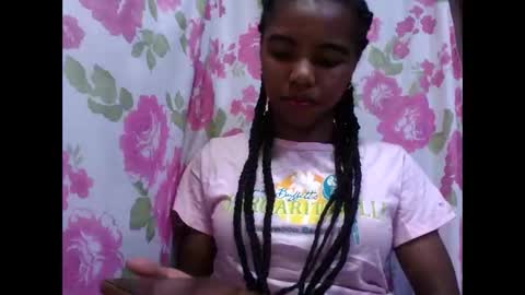 Snapshot of lydialarin chatting on 8, 10, 2025 Lydiah online show from 8, 10, 2025