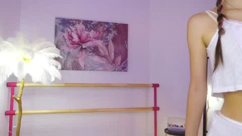 Snapshot of lyly_loveyou chatting on 10, 12, 2024 Lyly online show from 10, 12, 2024