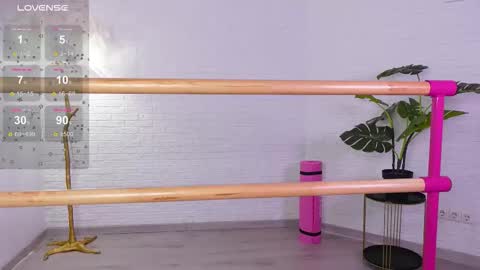 Snapshot of lyly_loveyou chatting on 1, 10, 2025 Lyly online show from 1, 10, 2025