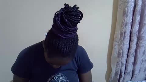 lyn_anna online show from 28, 9, 2025