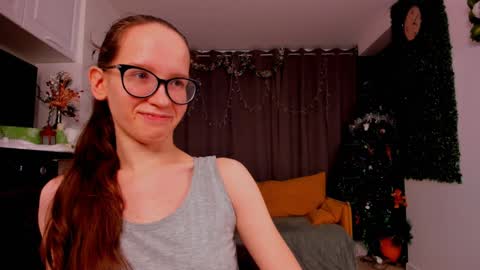Snapshot of lynettebails chatting on 13, 1, 2025 Sara online show from 13, 1, 2025