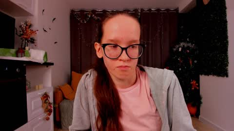 Snapshot of lynettebails chatting on 14, 1, 2025 Sara online show from 14, 1, 2025